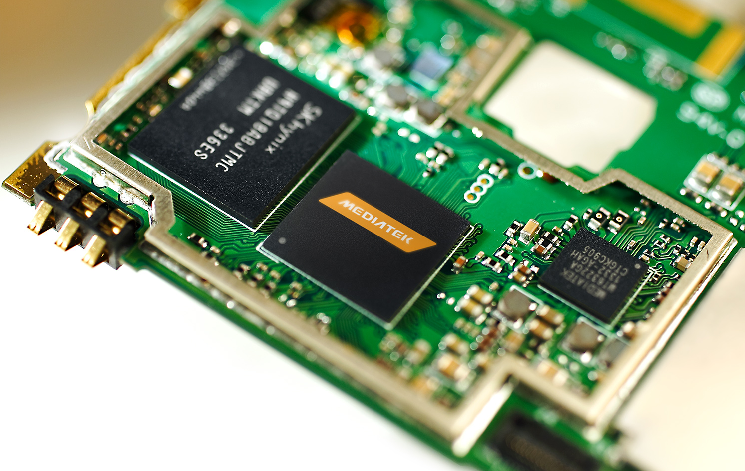What Is The Difference Between A Chip And A Semiconductor